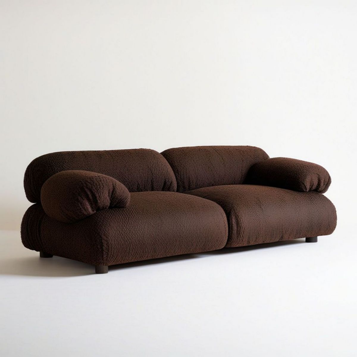 Trzyosobowa sofa do salonu 230 x 100 x 75 cm, czekoladowobrązowa, z tapicerką bouclé z poliestru